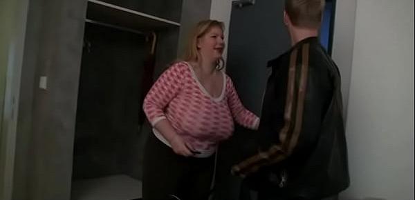  Huge boobs chubby blonde call him for sex